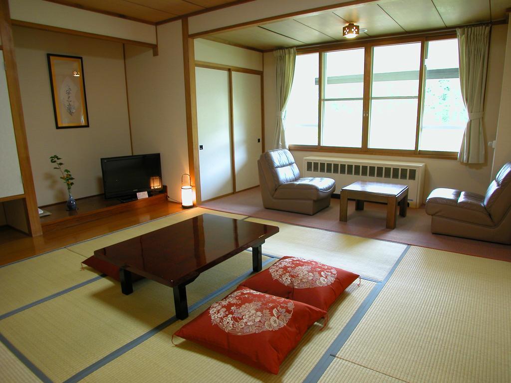 Hotel Shirakabaso Shigakogen Yamanouchi  Kamer foto